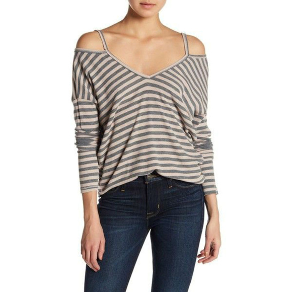 💕MICHAEL STARS💕 Striped V-neck Cold Shoulder Top One Size NWOT - Picture 1 of 6